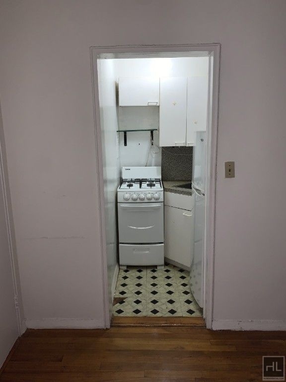 340 East 58 Street - Photo 2