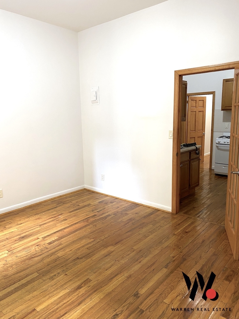 304 East 11 Street - Photo 2