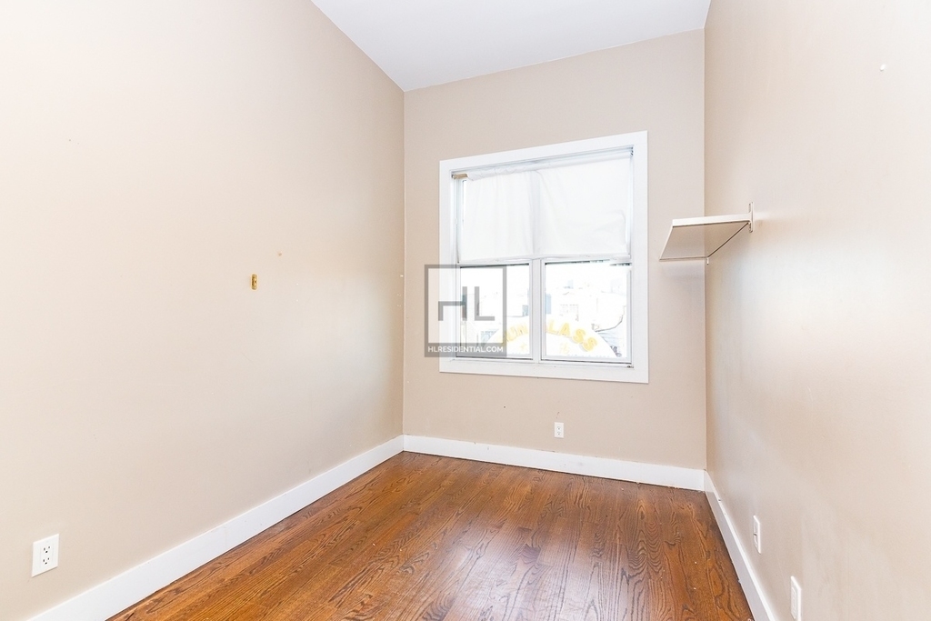 1035 Flushing Avenue - Photo 5