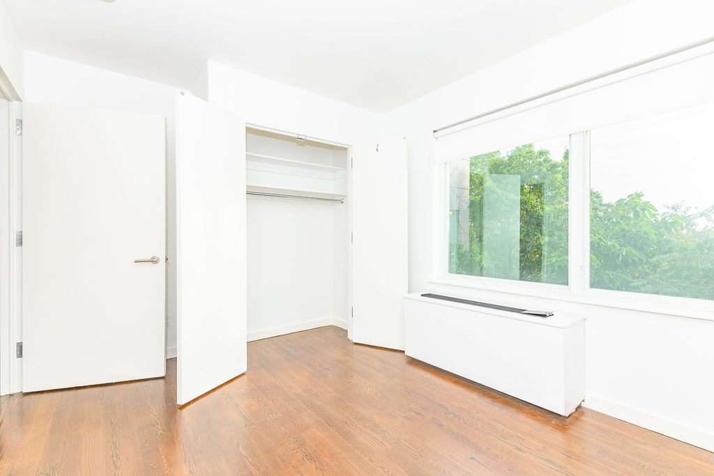 1209 Dekalb Avenue - Photo 2