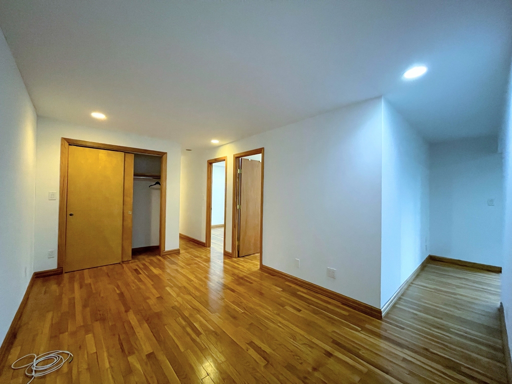 370 West 30th Street - Photo 3