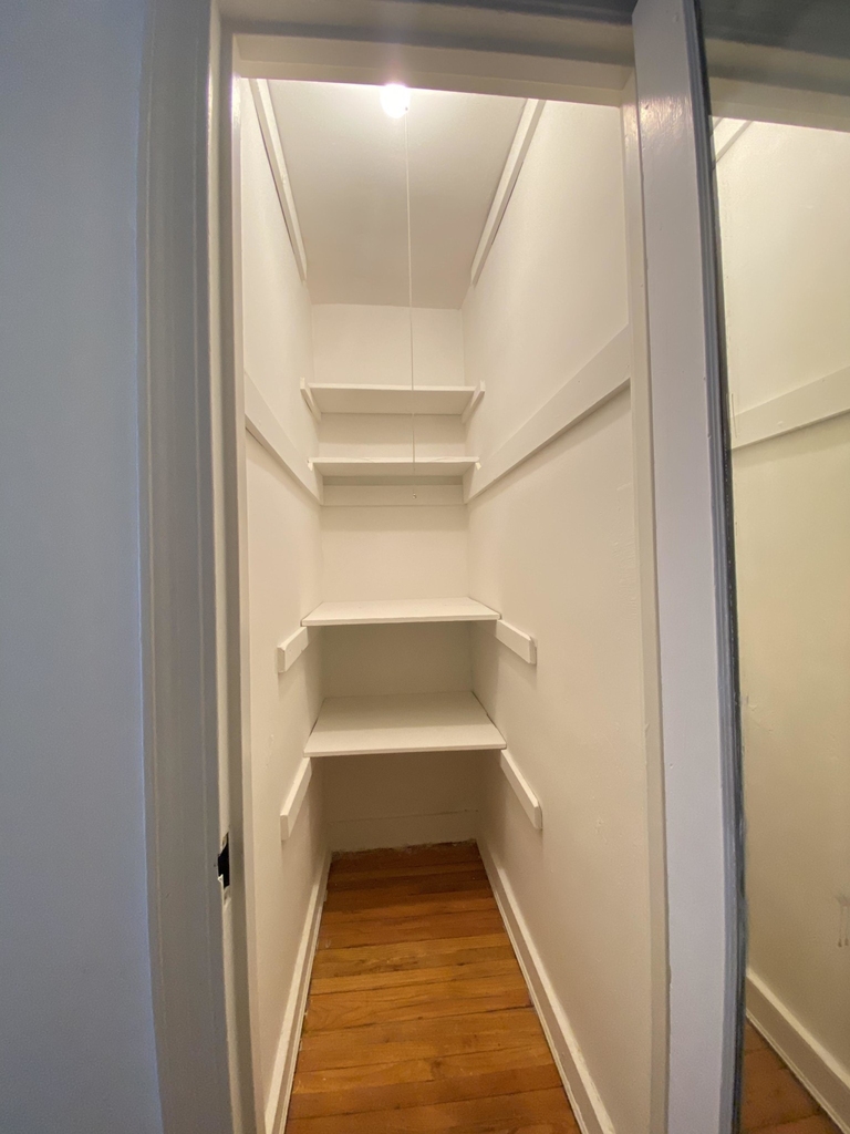 220 East 52nd St - Photo 6