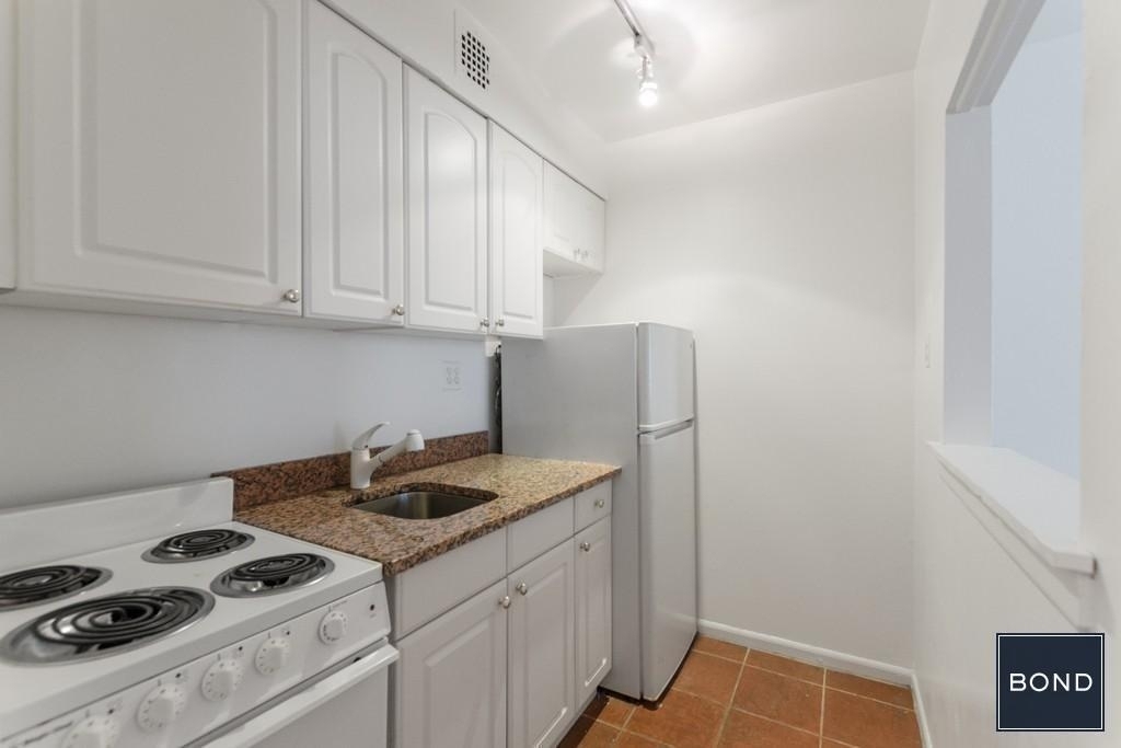 118 East 92nd Street - Photo 2