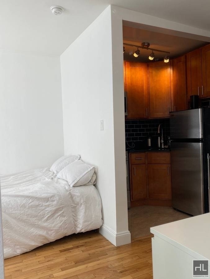 204 West 14 Street - Photo 6