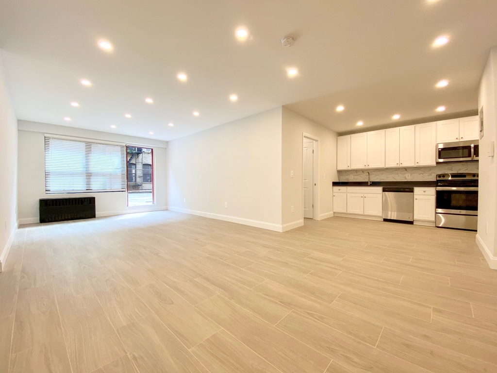 160 Parkside Avenue - Photo 0