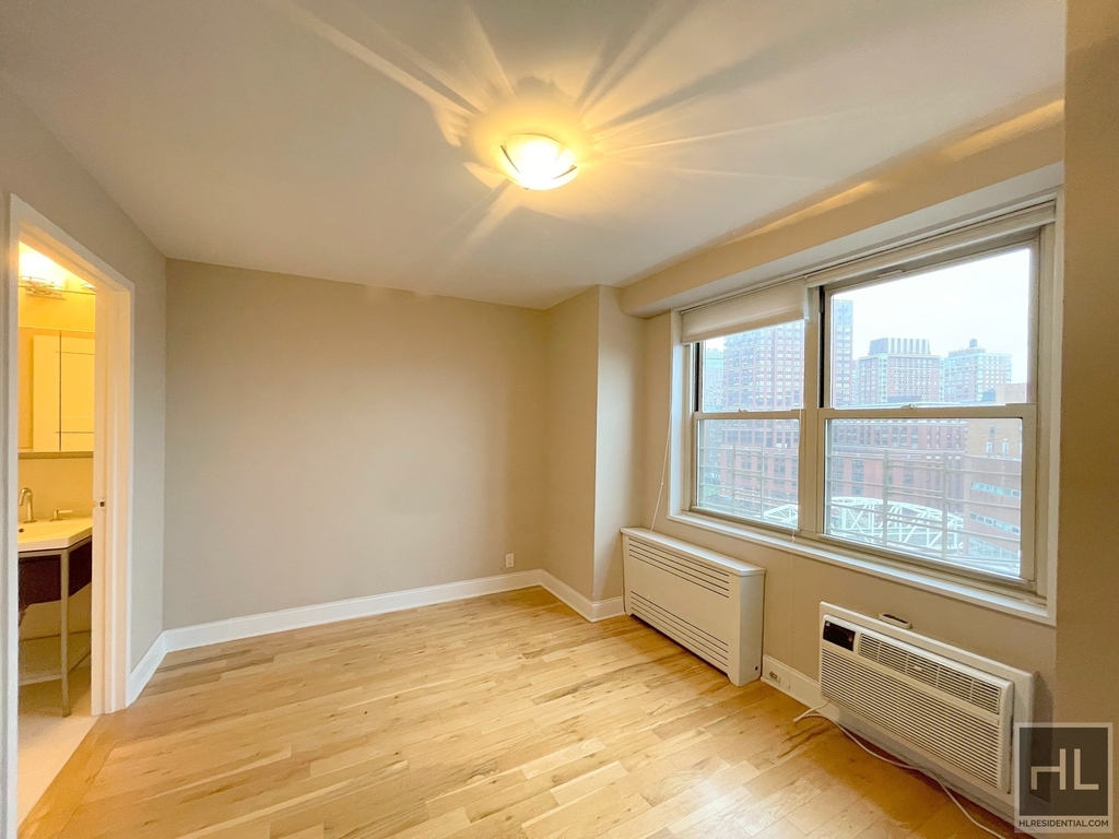 310 Greenwich Street - Photo 5