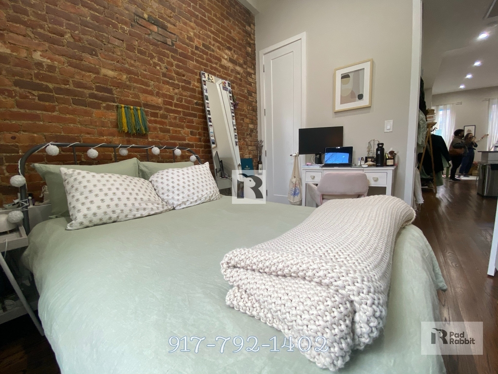 168 Halsey Street - Photo 10