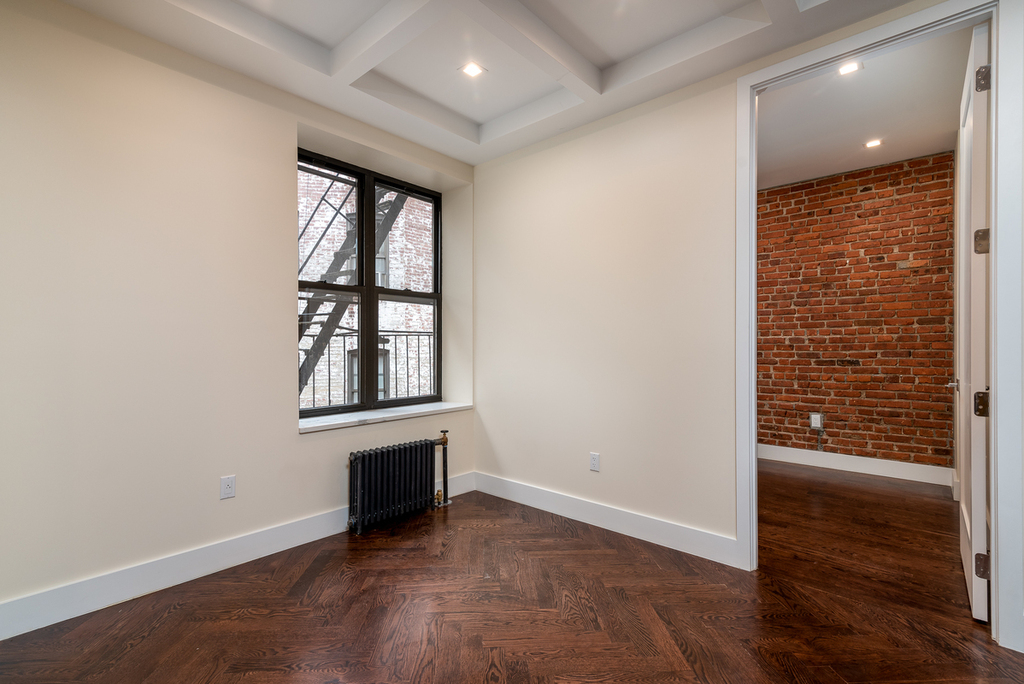 921 Washington Avenue - Photo 2