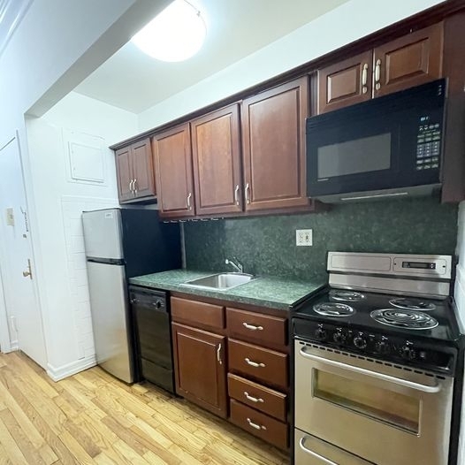 908 Amsterdam Avenue - Photo 1