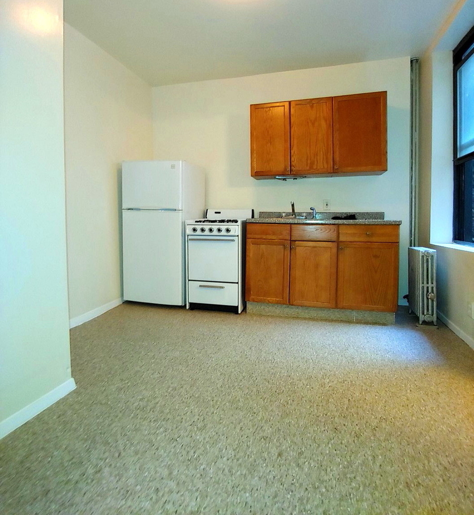 180 East 101st Street - Photo 5