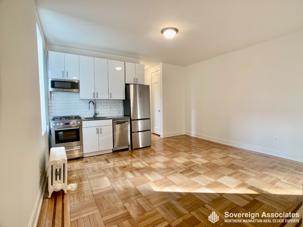 282 Cabrini Boulevard - Photo 2