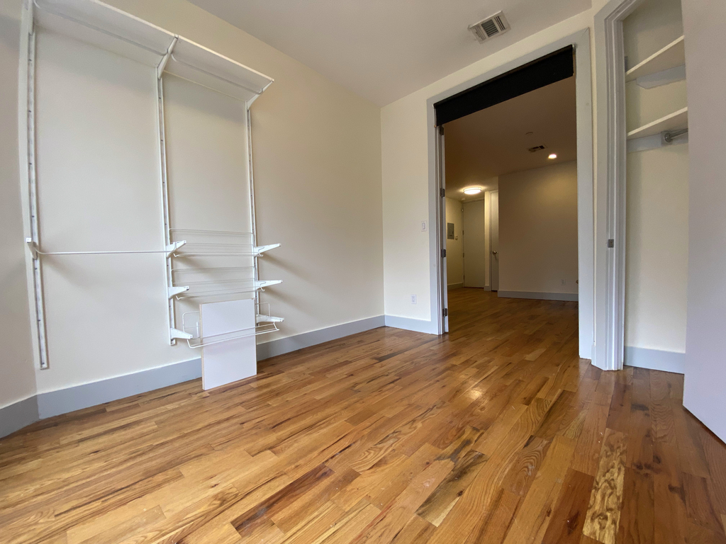 461 Park Place - Photo 2