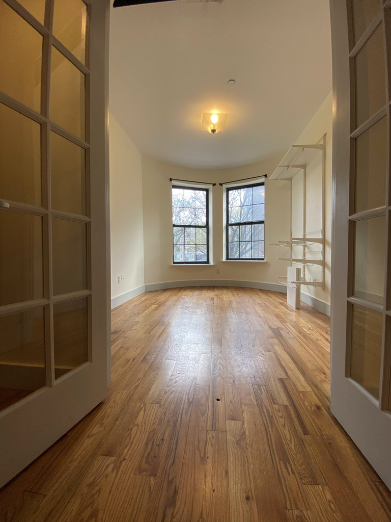 461 Park Place - Photo 2