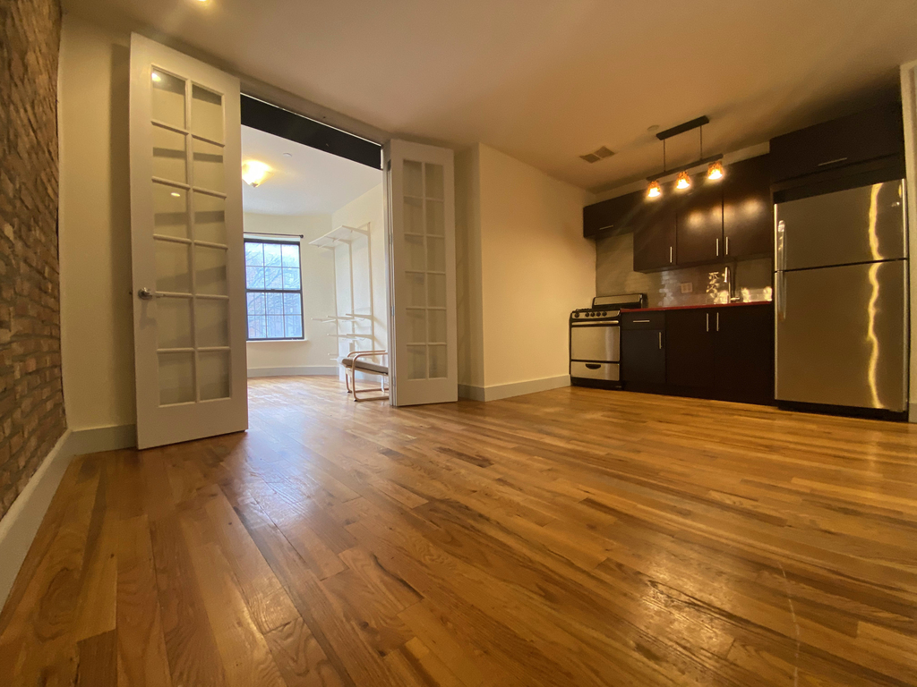 461 Park Place - Photo 1