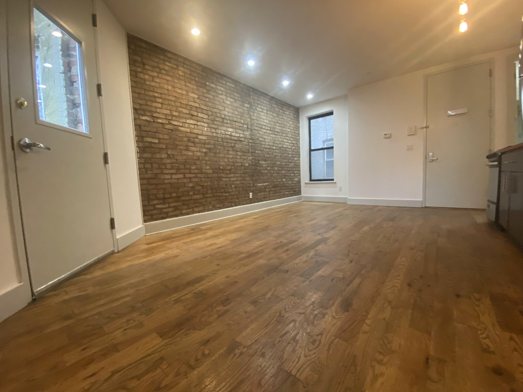 461 Park Place - Photo 1