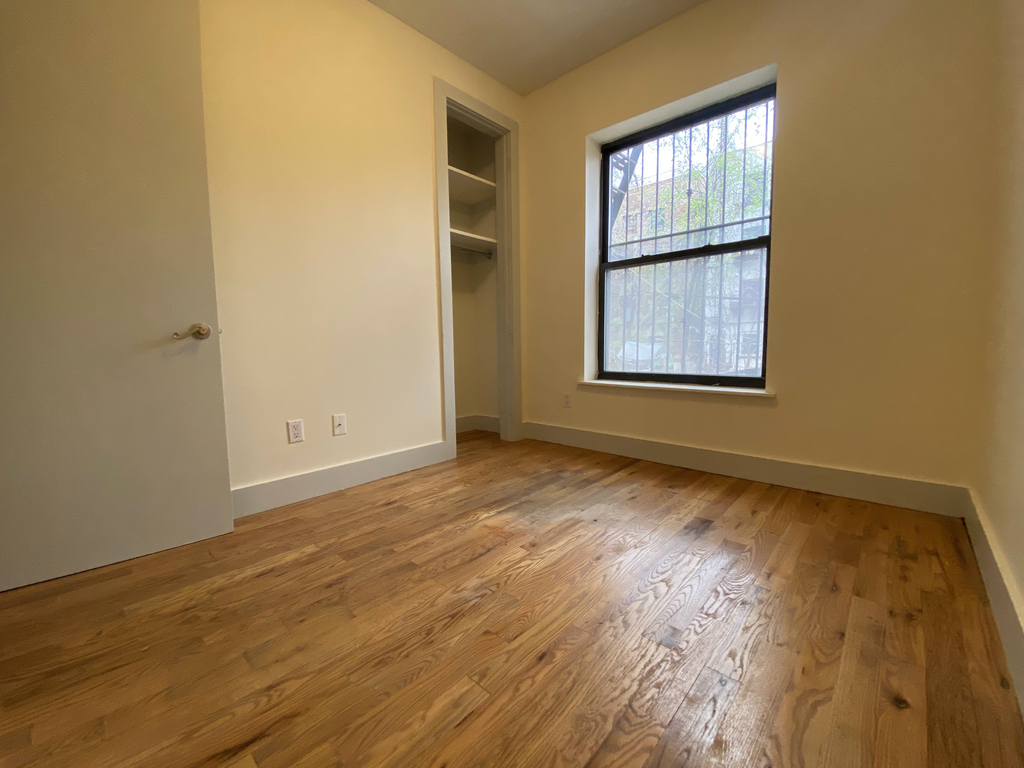 461 Park Place - Photo 2