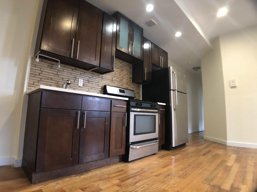 591 Franklin Avenue - Photo 1