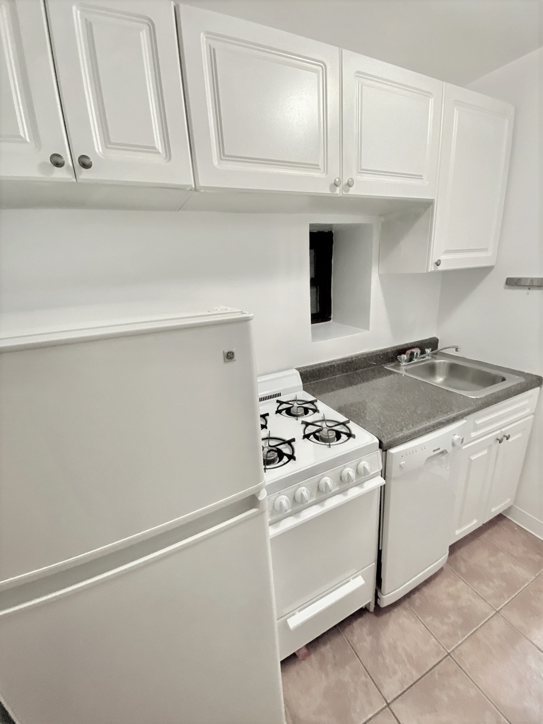 304 East 38th Street - Photo 1