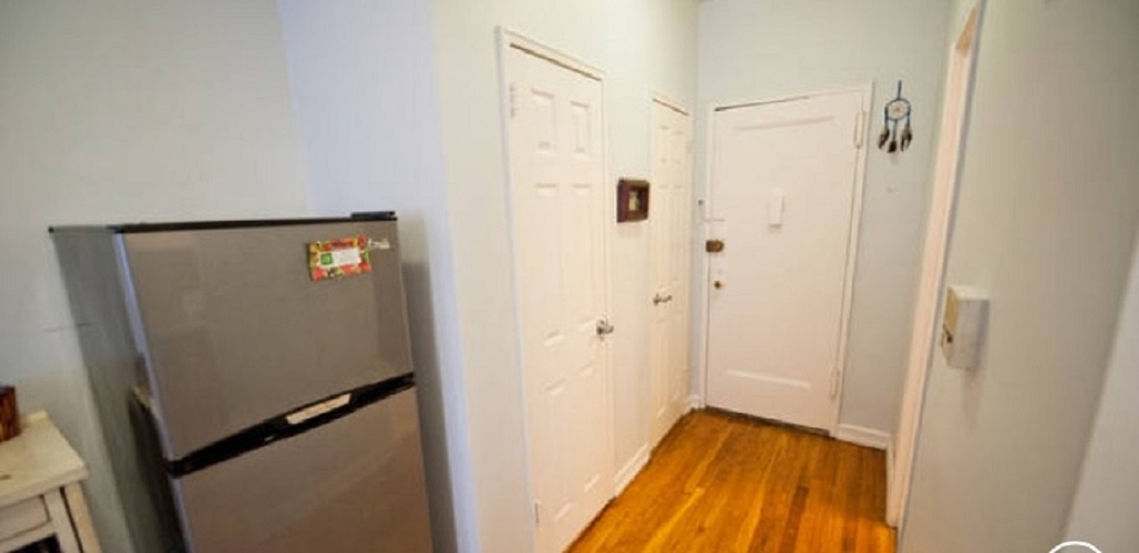 435 East 85th Street - Photo 4