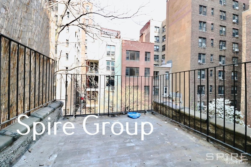 273 West 73rd Street - Photo 4