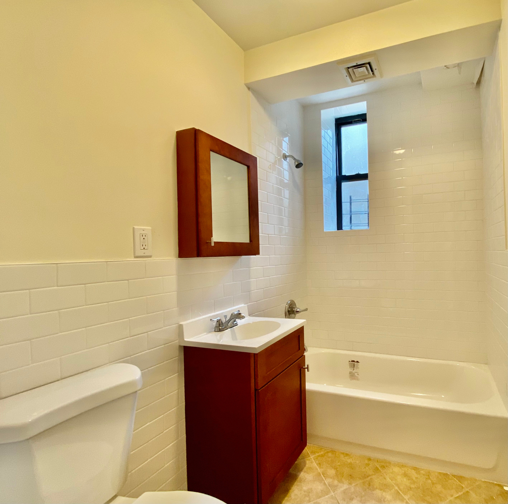 136 Seaman Avenue - Photo 5