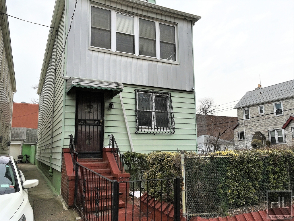 484 Linden Boulevard - Photo 10