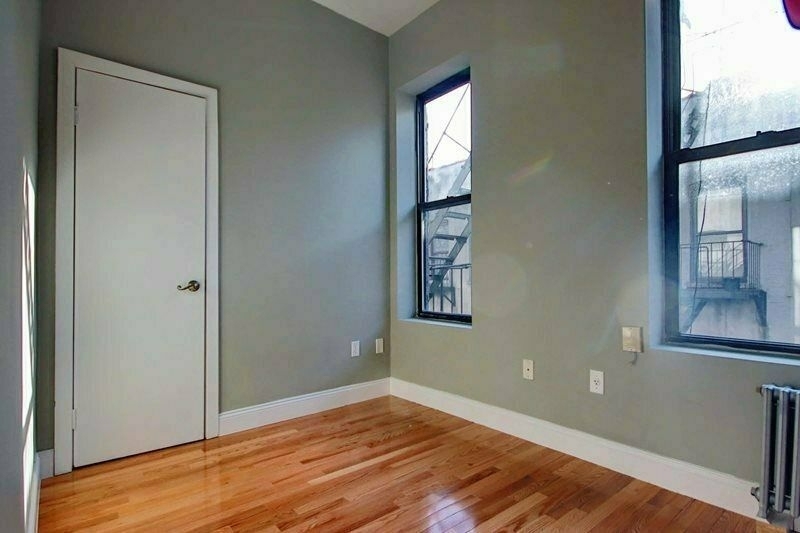 620 East 11th Street - Photo 4