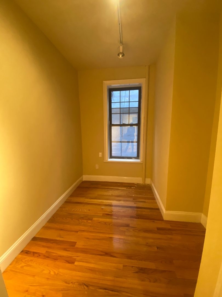 239 East 5th Street - Photo 4