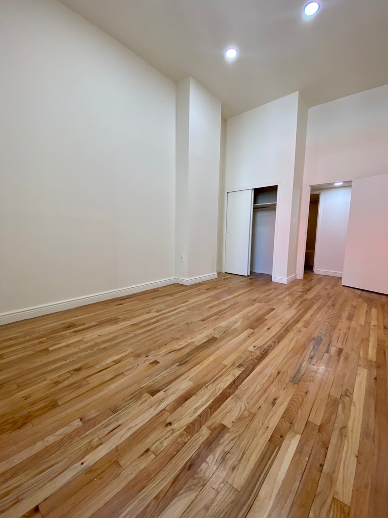 295 Park Avenue South - Photo 4