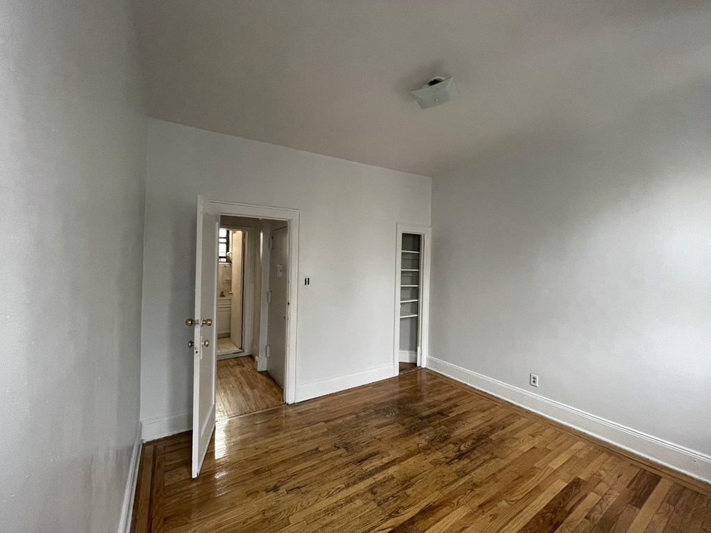 267 Graham Avenue - Photo 1