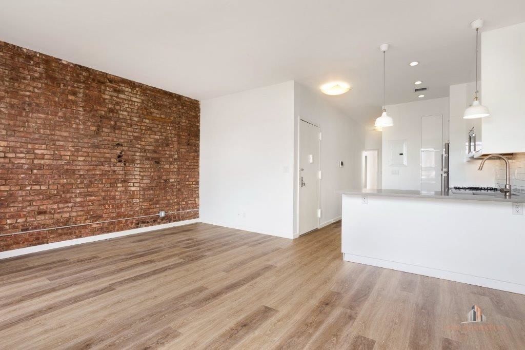 233 West 137 - Photo 2