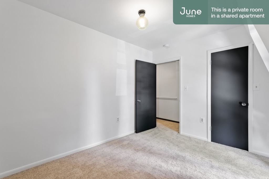 1107 M Street North West - Photo 1