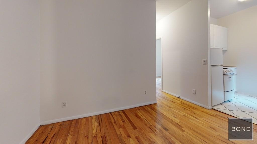 425 East 65th Street - Photo 2