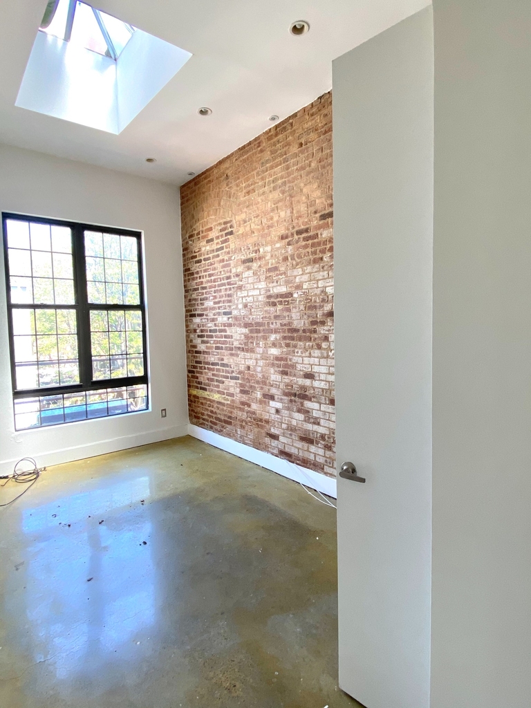 753 Lexington Avenue - Photo 2