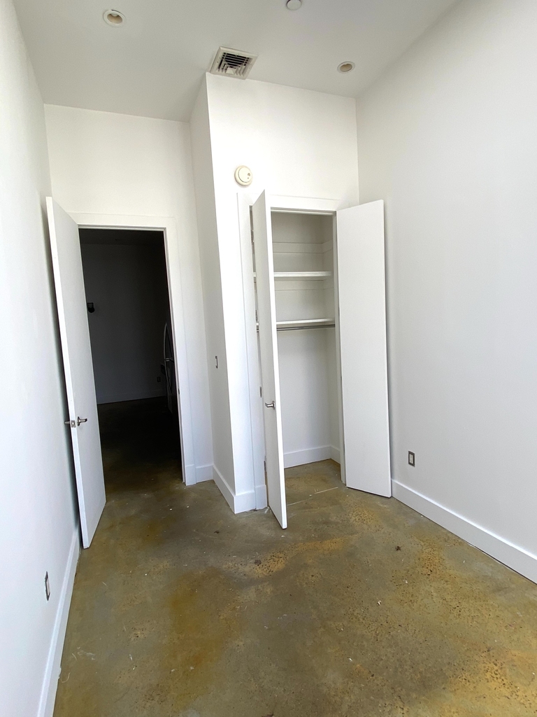 753 Lexington Avenue - Photo 4