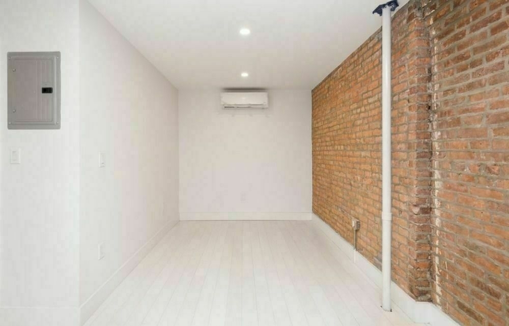 317 East 5th Street - Photo 3