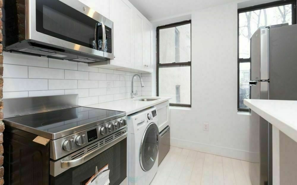 317 East 5th Street - Photo 1