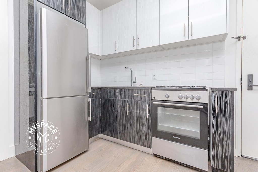 824 St Johns Place - Photo 1