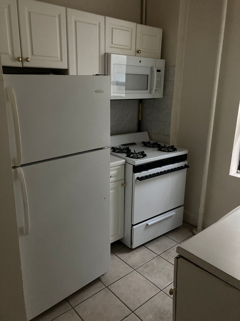 214 W 109th St Apt 4C - Photo 2