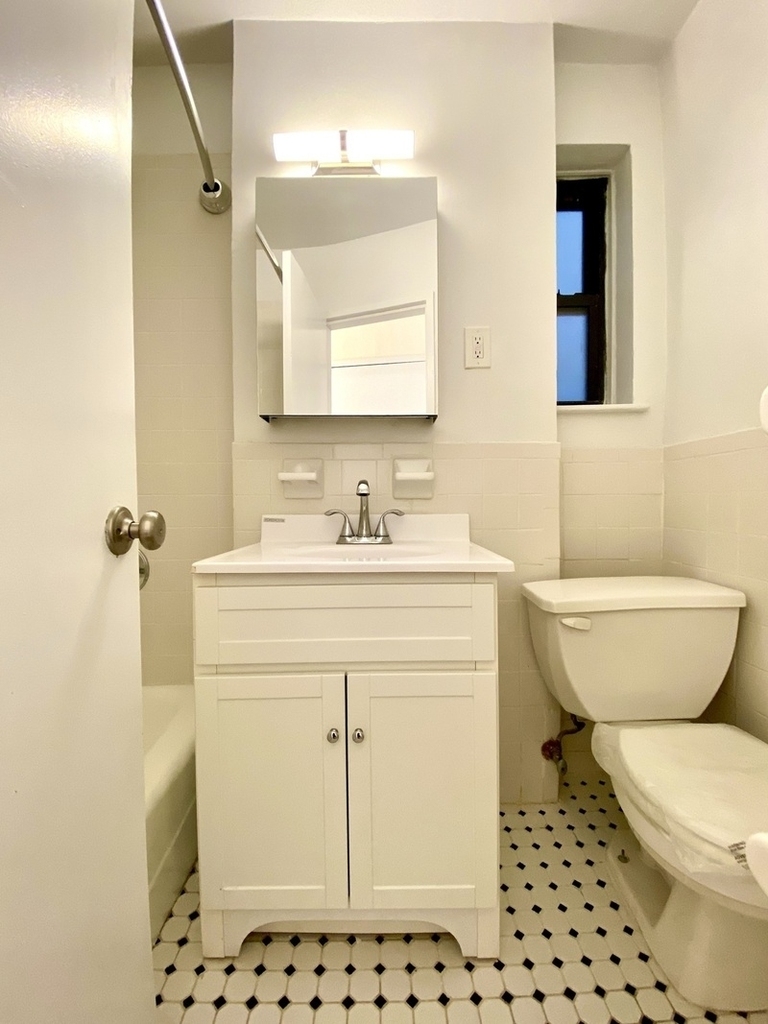 429 East 83rd Street - Photo 6