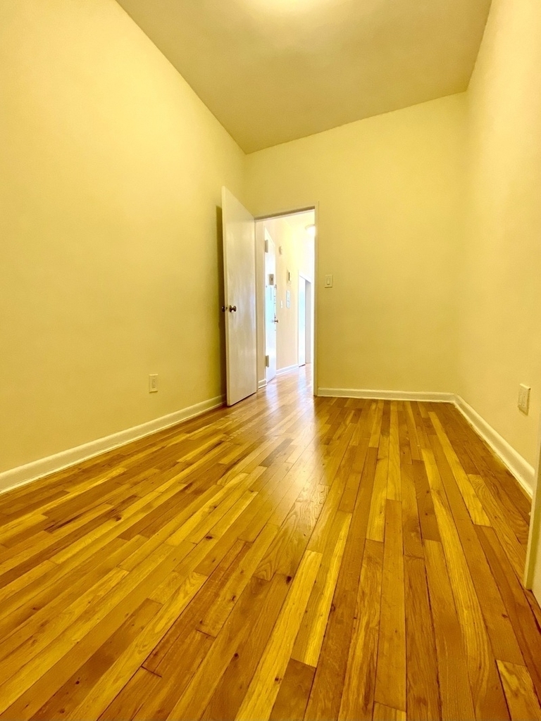 429 East 83rd Street - Photo 5