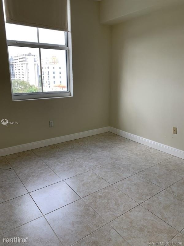 357 Almeria Ave # 602 - Photo 8