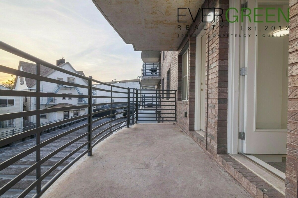 106 Remsen Street - Photo 4