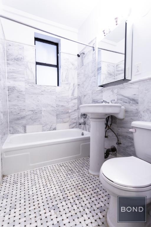 245 West 51st Street - Photo 5