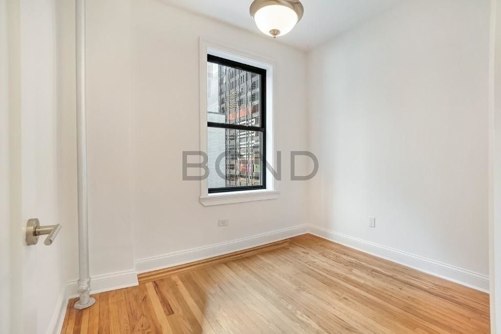 245 West 51st Street - Photo 4