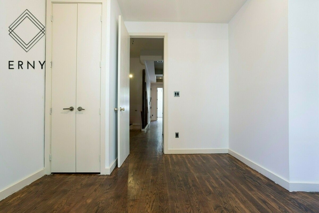 743 Park Avenue - Photo 6