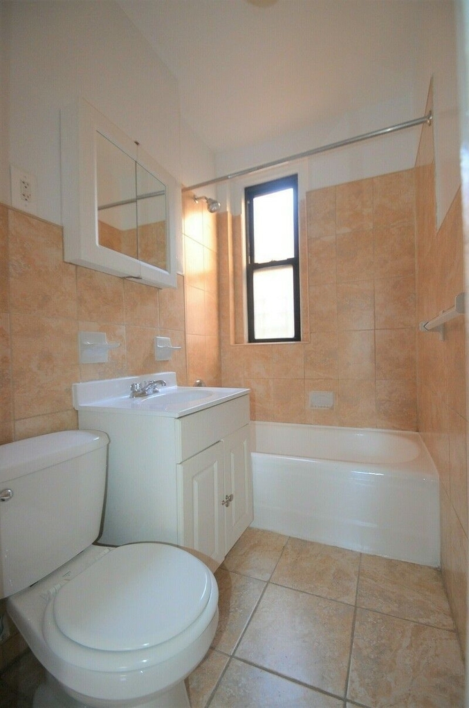 West 161st Street - Photo 7