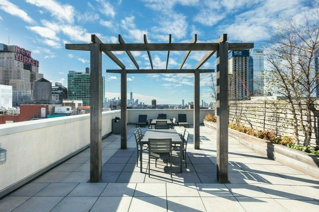 350 West 37th Street - Photo 4