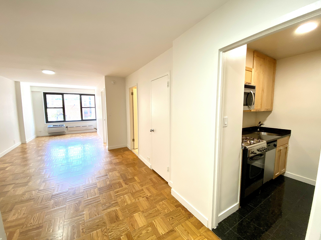 West 55th Street - Photo 1