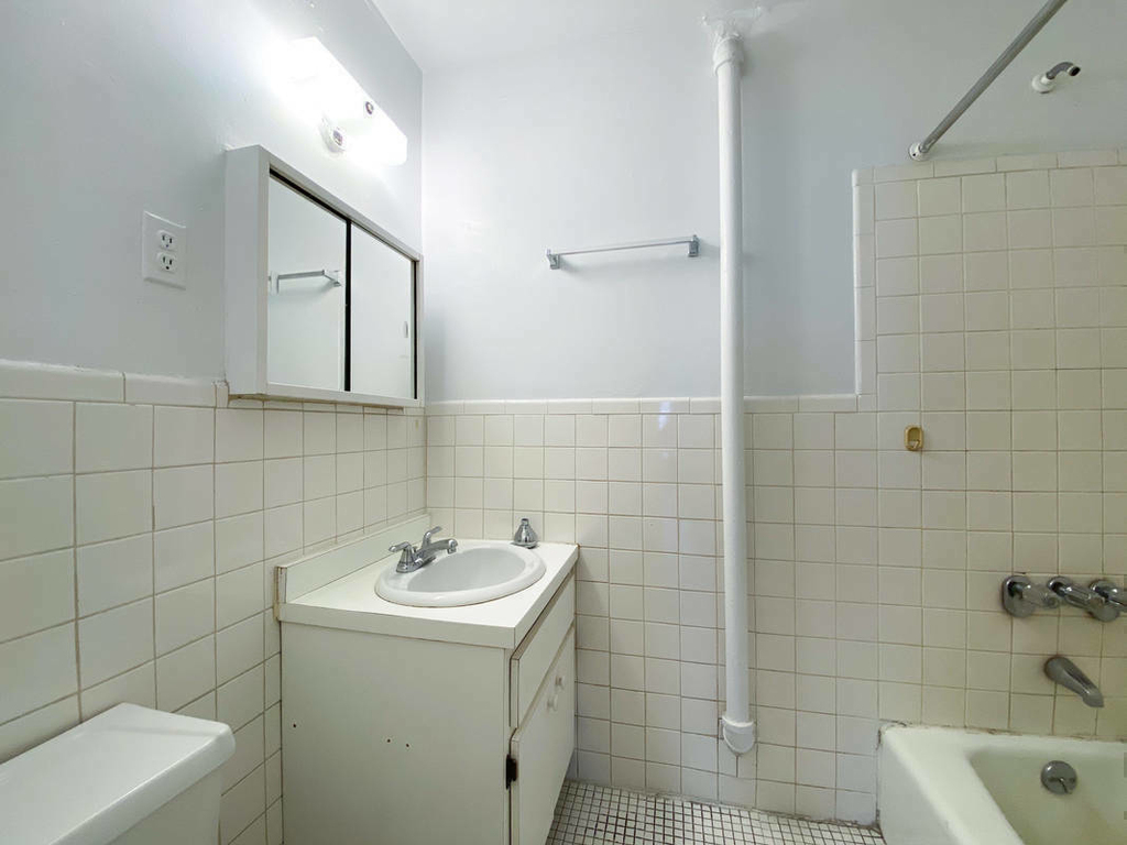 212 East 85th Street - Photo 3